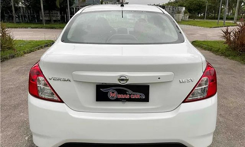 Nissan Versa 2016 1....