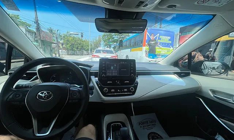 Corolla Altis Hybrid...