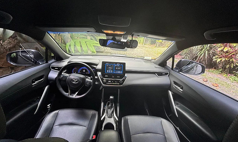 Toyota Corolla Cross...