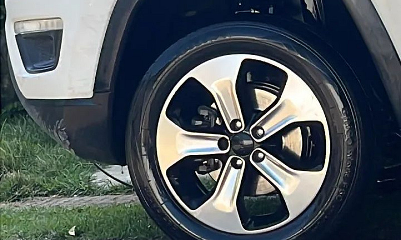 Jeep Compass Longitu...