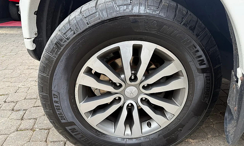 Mitsubishi Pajero Hp...