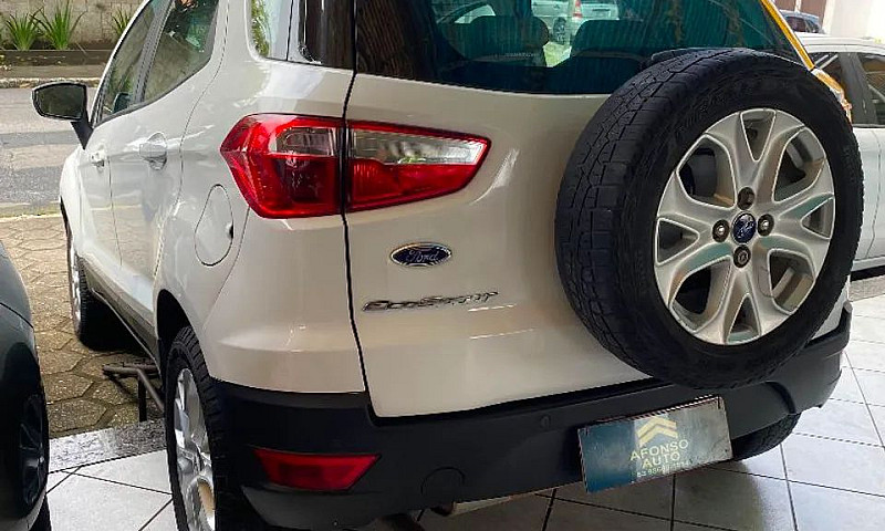 Ford Ecosport Titani...