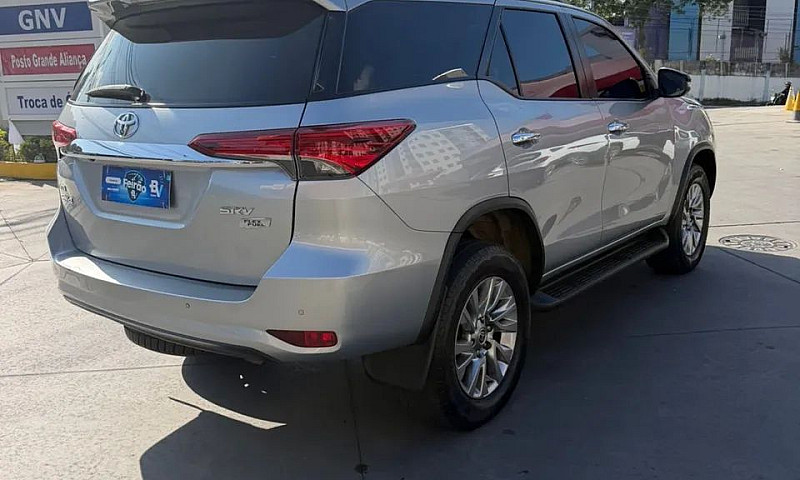 Toyota Hilux Sw4 Srv...