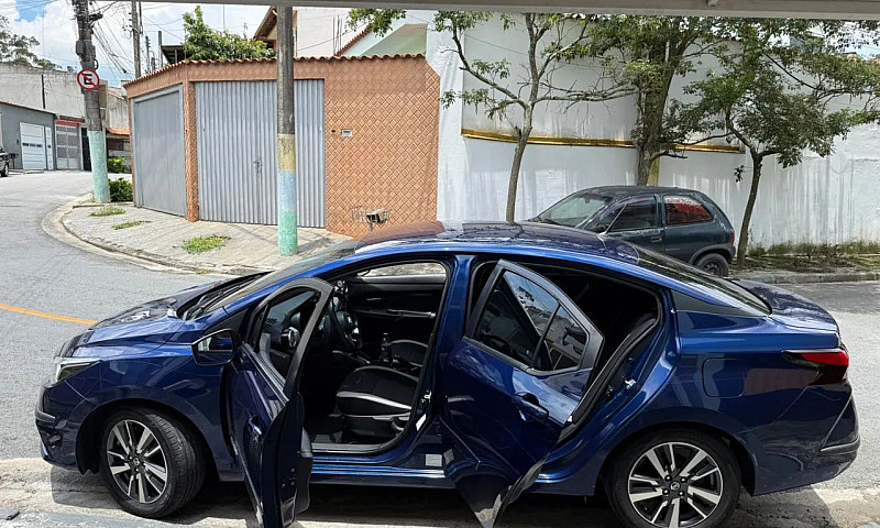 Nissan Versa Advance...