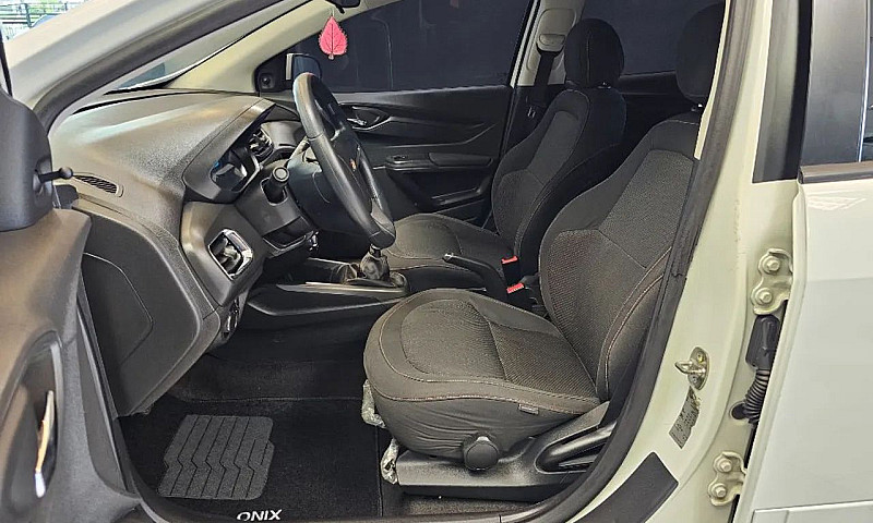 Chevrolet Onix Hatch...