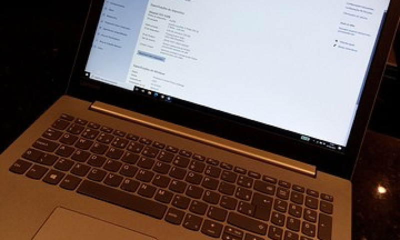 Lenovo 320, I3 6 Ger...