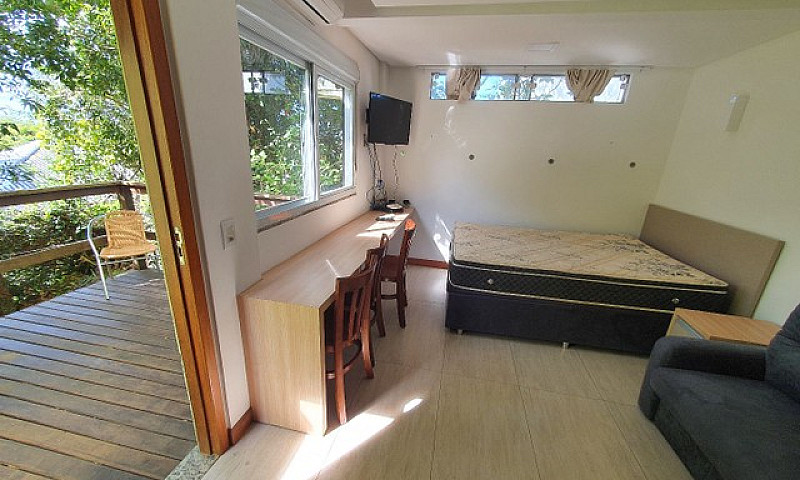 Studio Com Deck Na L...