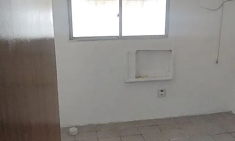 Alugo Quarto (Mulher...