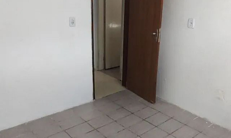 Alugo Quarto (Mulher...
