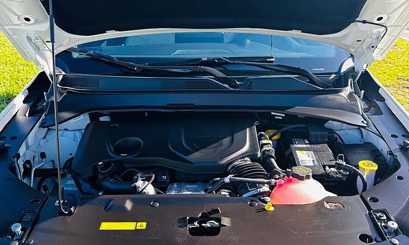 Jeep Commander Overl...