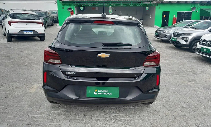 Chevrolet Onix Hatch...