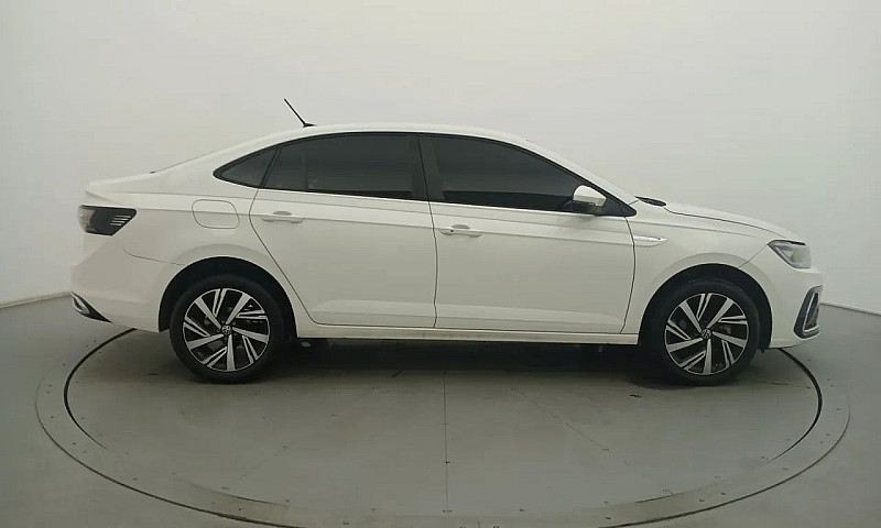 Volkswagen Virtus Hi...