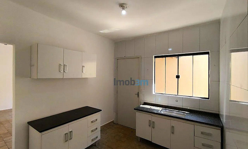 Casa Com 2 Dormitóri...