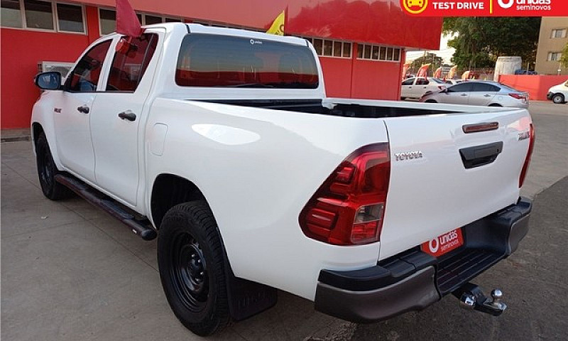 Toyota Hilux 2019 2....