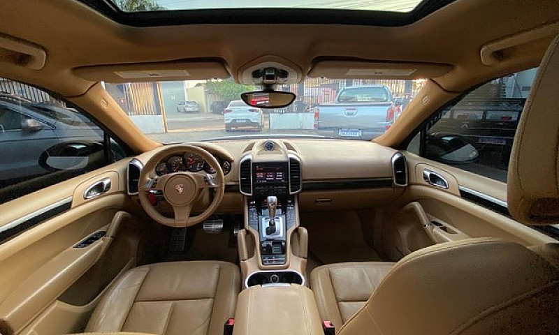 Porsche Cayenne S Co...