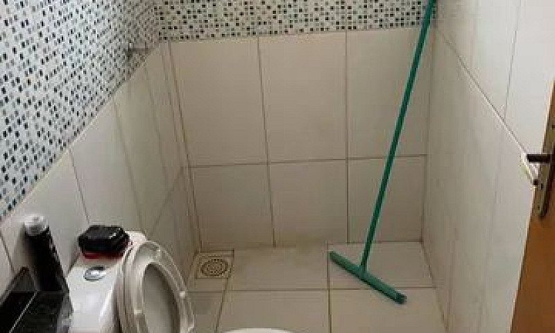 Casa Com 2 Quartos À...