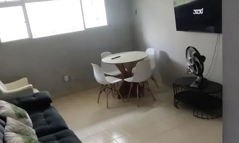 Alugo Quarto (Mulher...