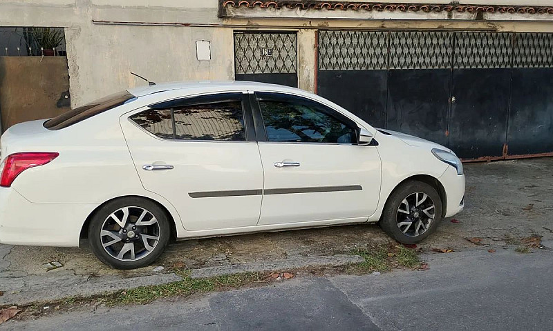 Nissan Versa Unique ...