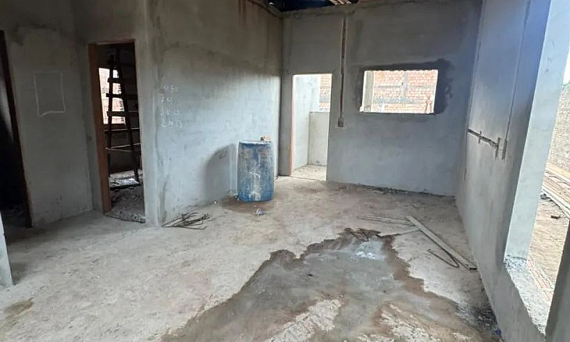 Vende-Se Ótima Casa ...