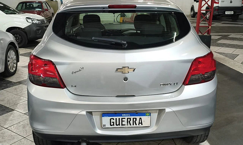 Chevrolet Onix Hatch...