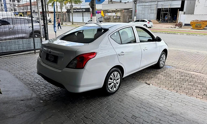 Nissan Versa 1.0 12V...