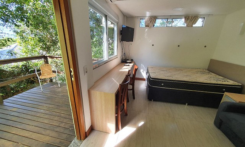 Studio Com Deck Na L...