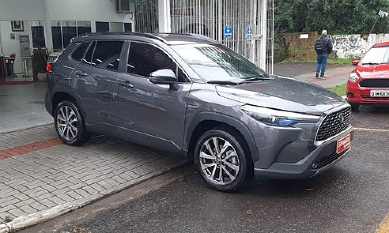 Toyota Corolla Cross...