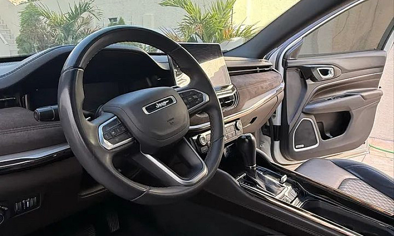 Jeep Commander Overl...