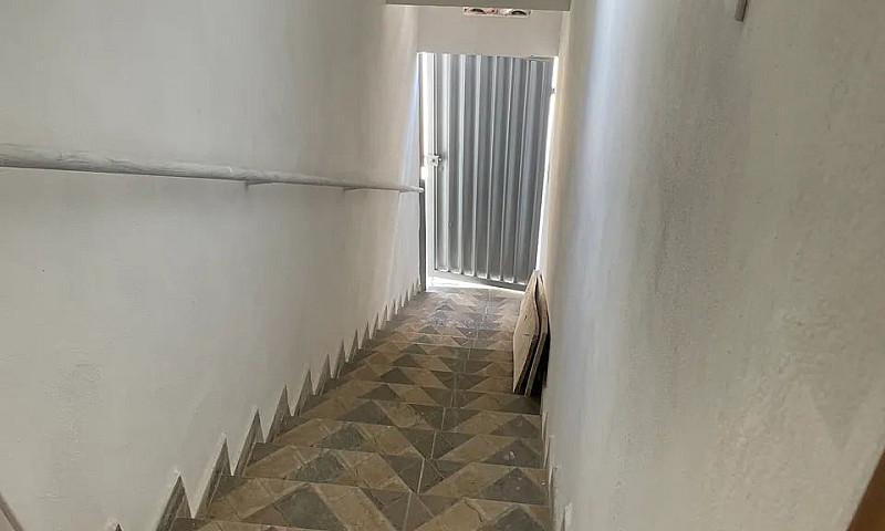 Alugo Em Ótima Local...