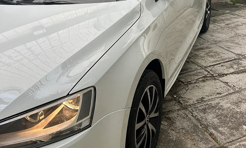 Volkswagen Jetta Com...