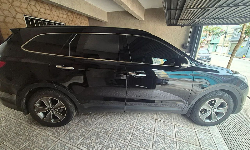Hyundai Grand Santa ...