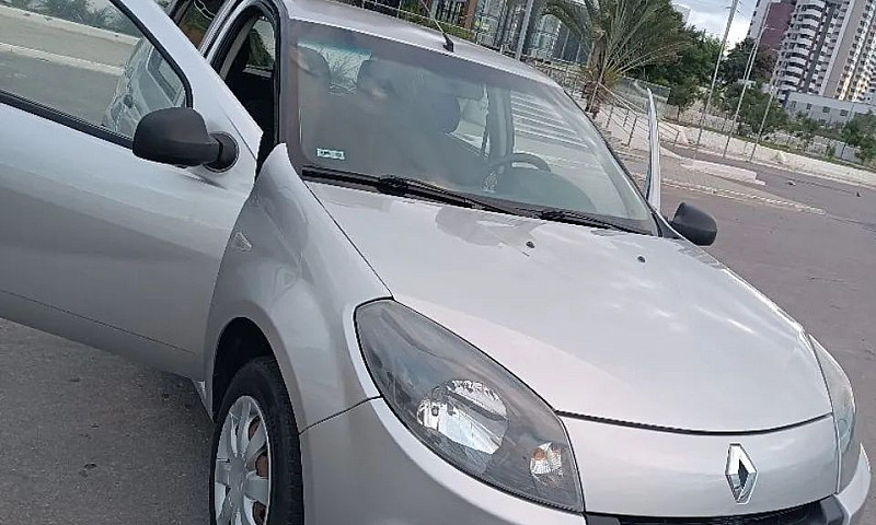 Renault Sandero Auth...
