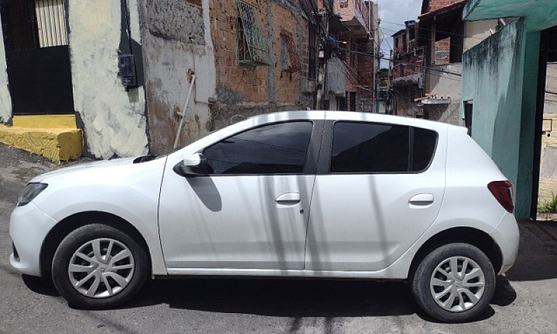  Sandero 2017...