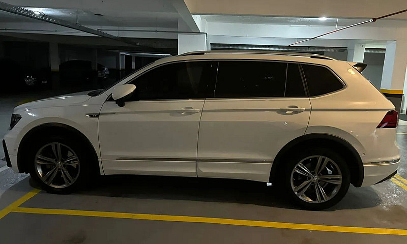 Volkswagen Tiguan Al...