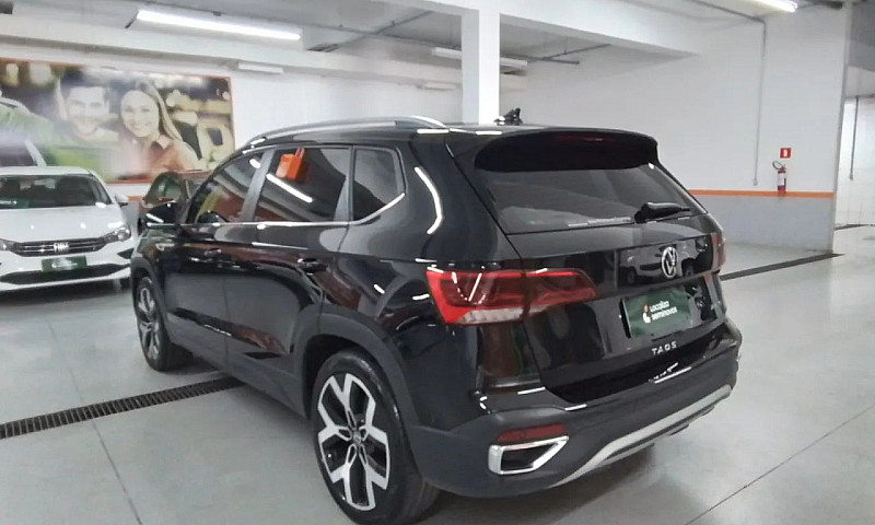 Volkswagen Taos High...