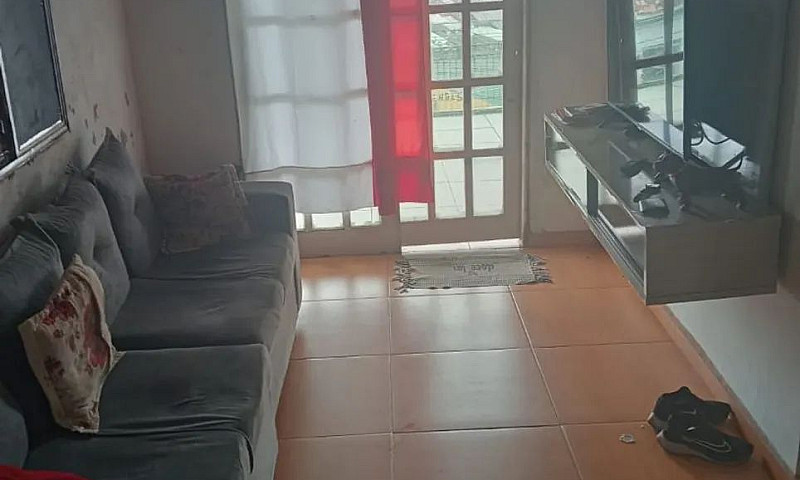 Vendo Uma Casa ...