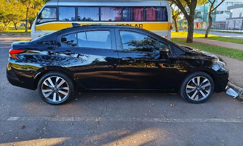 Nissan Versa Exclusi...
