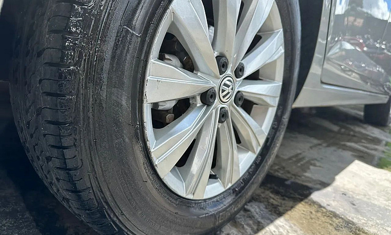 Volkswagen Virtus Co...