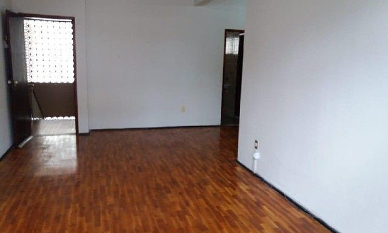 8 Casa Com Piso De M...