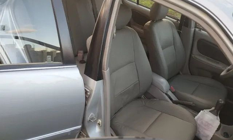 Toyota Corola Xei 1....