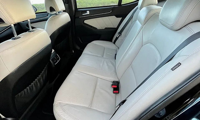 Kia Motors Cadenza E...
