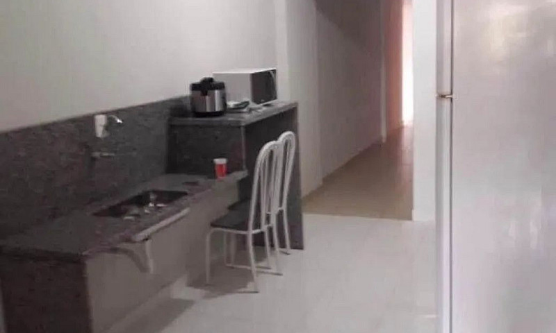 Alugo Um Quarto/ Fla...