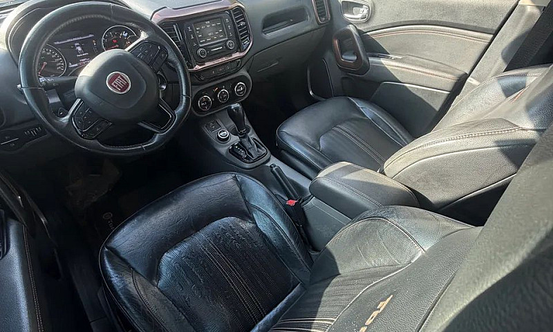 Fiat Toro Volcano 2....