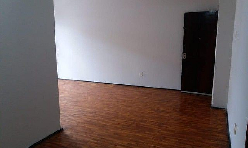8 Casa Com Piso De M...
