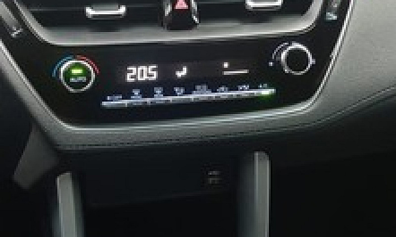Toyota Corolla Cross...