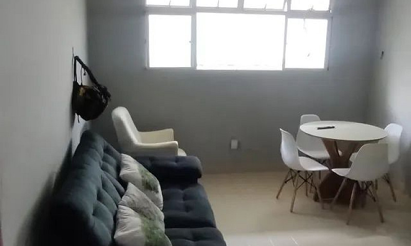 Alugo Quarto (Mulher...