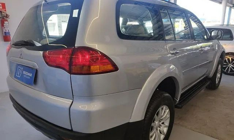 Mitsubishi Pajero Da...