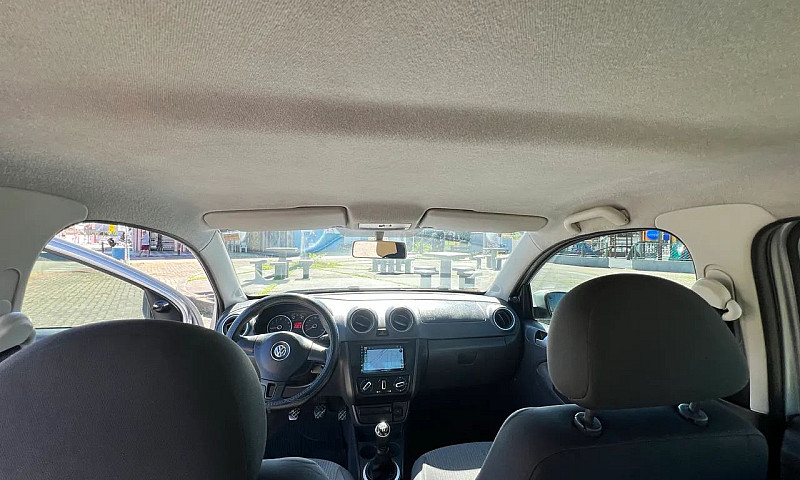 Volkswagen Voyage 1....