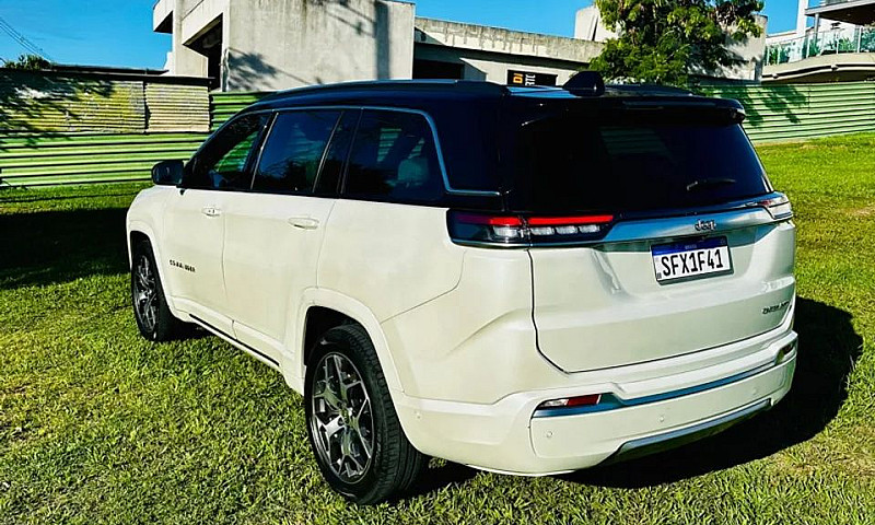 Jeep Commander Overl...