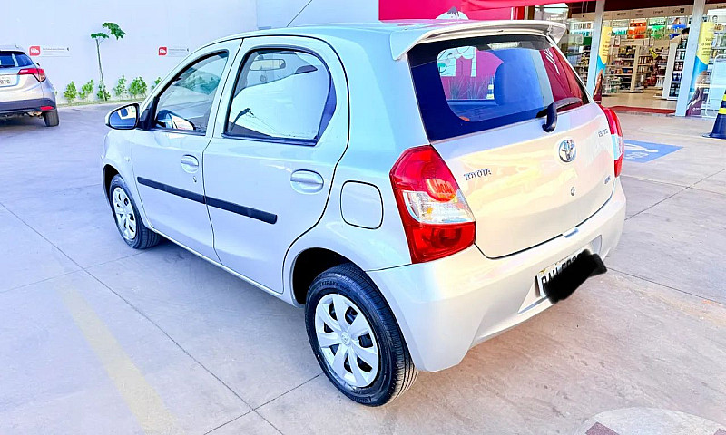 Toyota Etios X 1.3 F...